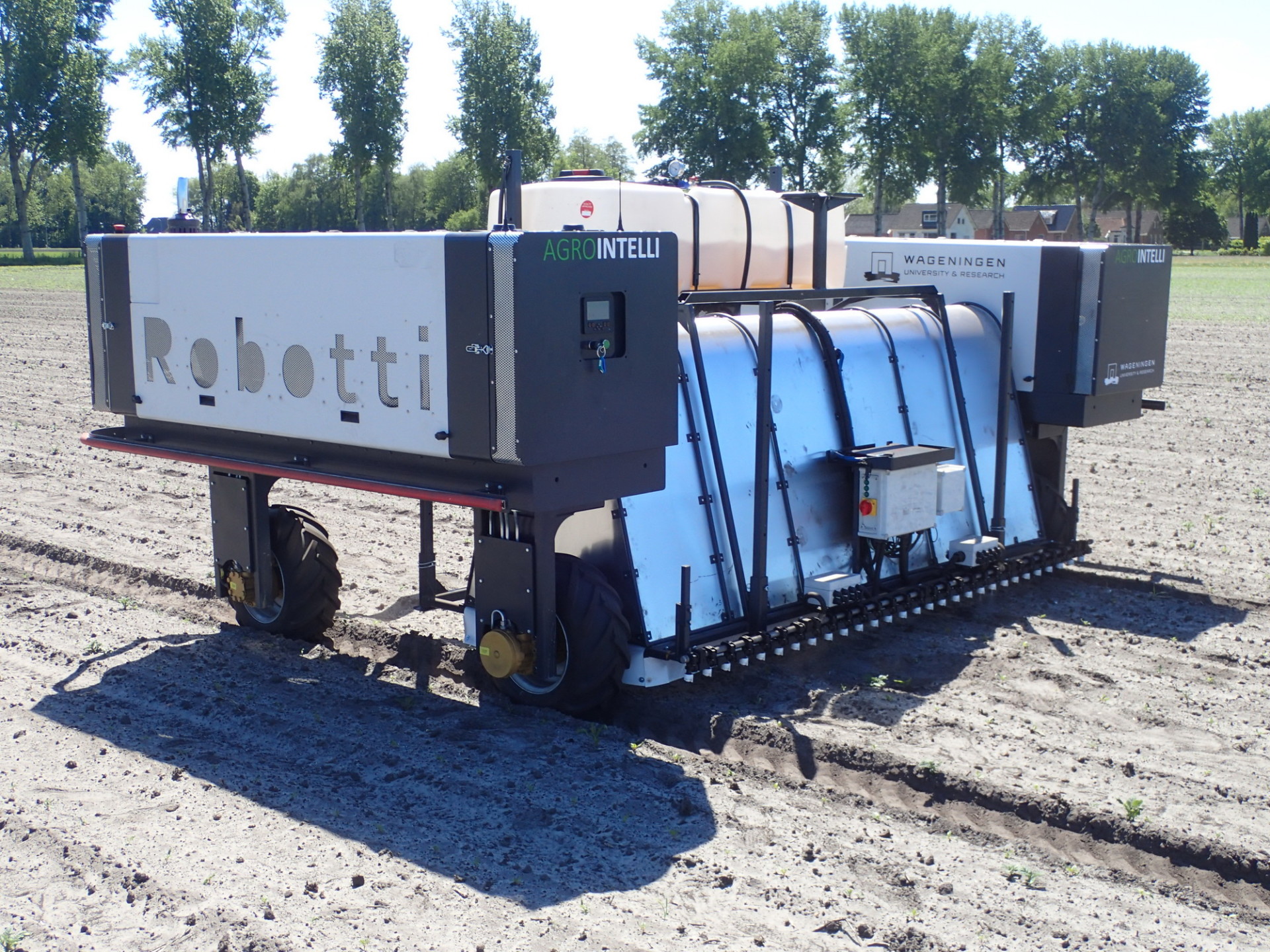 geestelijke afbreken Anoi Agrointelli Robotti spuit plant-specifiek | LandbouwMechanisatie